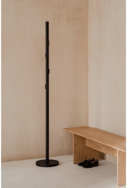 Černý kovový věšák ø 25x183 cm Yuko – noo.ma