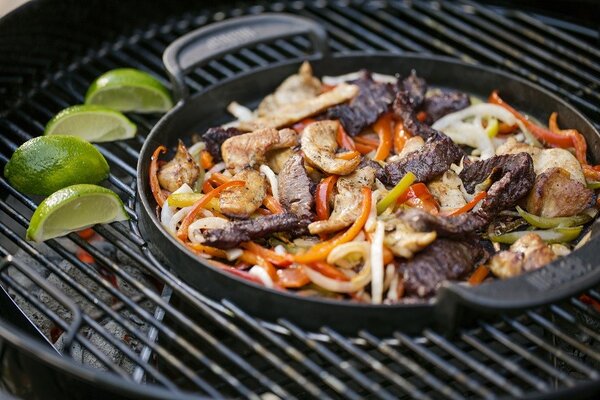 Weber Litinová pánev pro Gourmet BBQ System