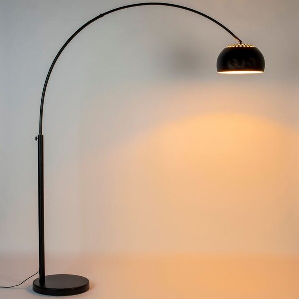 Černá stojací lampa ZUIVER BOW