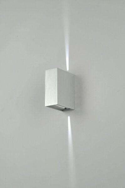 Nástěnné designové LED svítidlo na schodiště Luigi (LMD)
