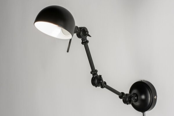 Nástěnné industriální černé svítidlo s kabelem a vypínačem Retro Power Nero (LMD)
