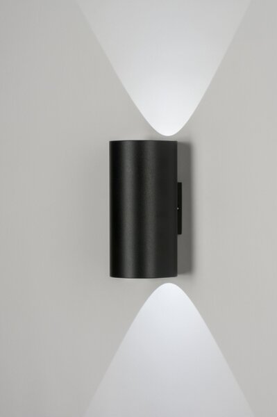 Nástěnné koupelnové designové černé svítidlo Baurne Black (LMD)