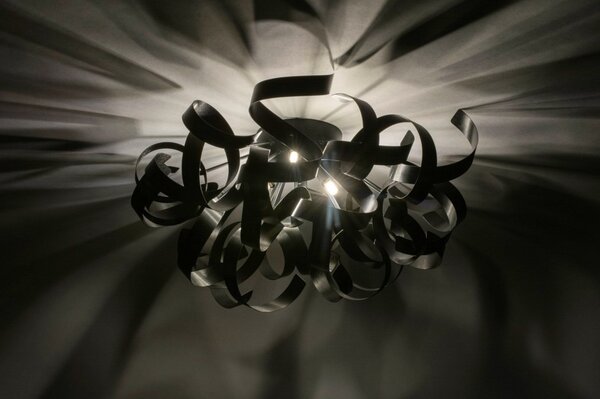 Stropní designové svítidlo Artek Curl Black 60 (LMD)