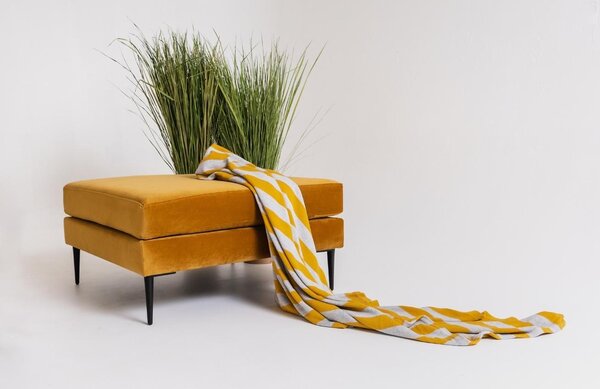 Nordic Design Žlutá sametová podnožka Vegas
