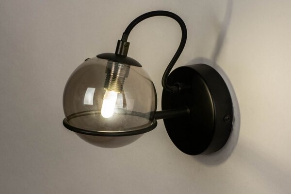 Nástěnné designové skleněné svítidlo Louver Nero (LMD)