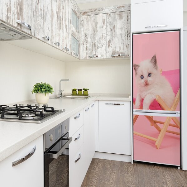 Nálepka fototapeta lednička Kočka na lehátku FridgeStick-70x190-f-116809359