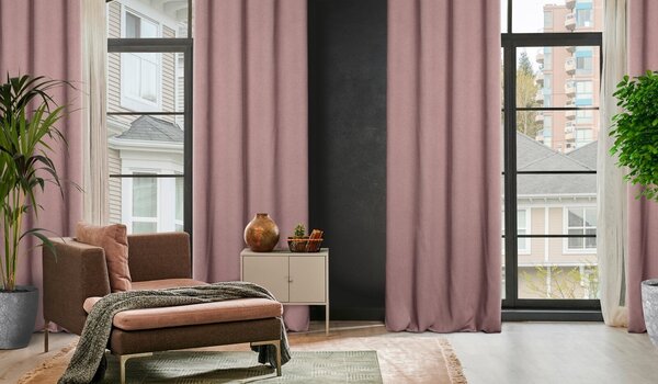 ZATEMŇOVACÍ ZÁVES NA KROUŽCÍCH AMARO 140X250 CM TMAVĚŘŮŽOVÁ