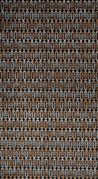 ZATEMŇOVACÍ ZÁVĚS NA KROUŽCÍCH LAURA 140X250 CM VZOROVANÁ