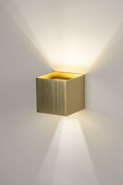 Nástěnné LED svítidlo do obýváku Frontal Gold (LMD)