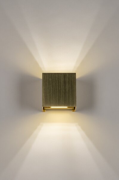 Nástěnné LED svítidlo do obýváku Frontal Gold (LMD)