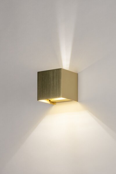 Nástěnné LED svítidlo do obýváku Frontal Gold (LMD)