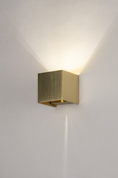 Nástěnné LED svítidlo do obýváku Frontal Gold (LMD)
