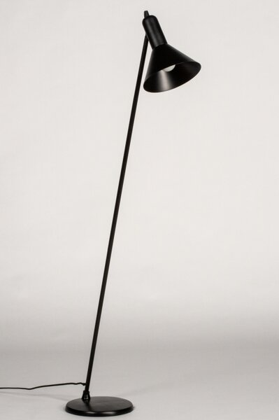 Stojací lampa Classicon Nero (LMD)