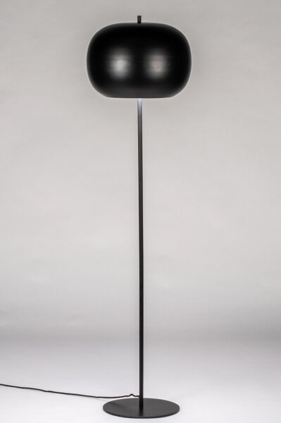Stojací lampa Cherner Black (LMD)