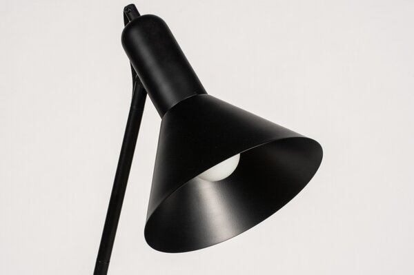 Stojací lampa Classicon Nero (LMD)