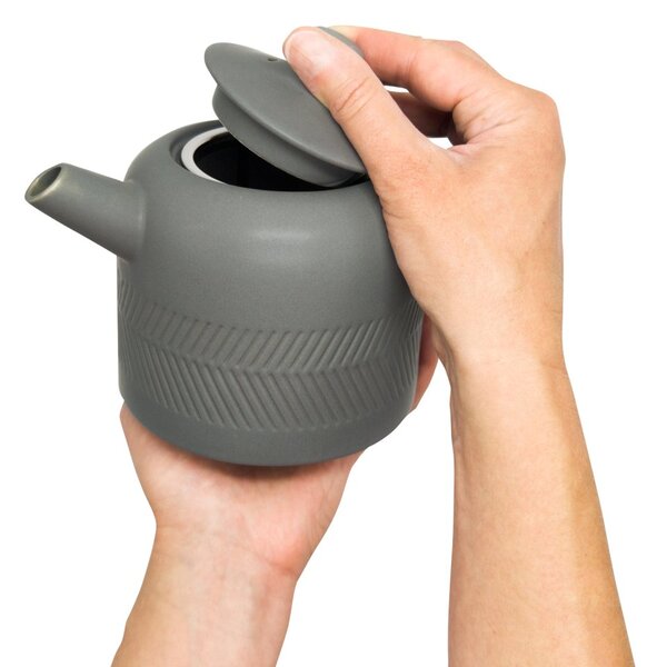 Porcelánová čajová souprava Agatha‘s Bester Hygge, matně šedá, konvice 0,9 l a 2 šálky, s nerezovým sítkem