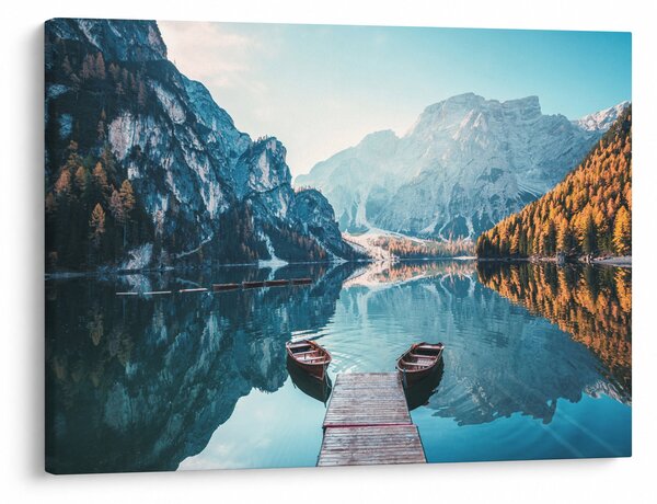 Obraz - Lodě na jezeře Braies (70x50 cm)