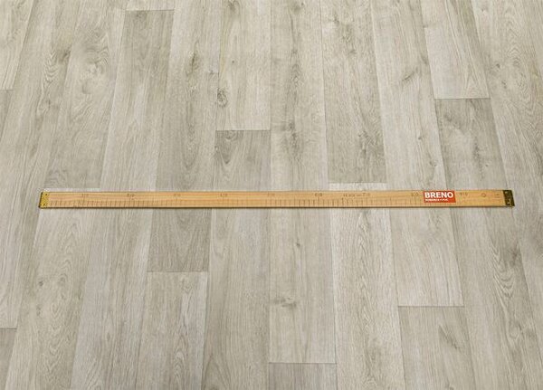 Breno PVC STUDIO CASA Tavel 523 – světle šedé dřevo, šíře 400 cm