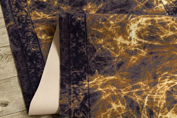 Associated Weavers Běhoun pogumovaný DIGITAL - ROMA Abstraktní zlatý Šíře: 65 cm