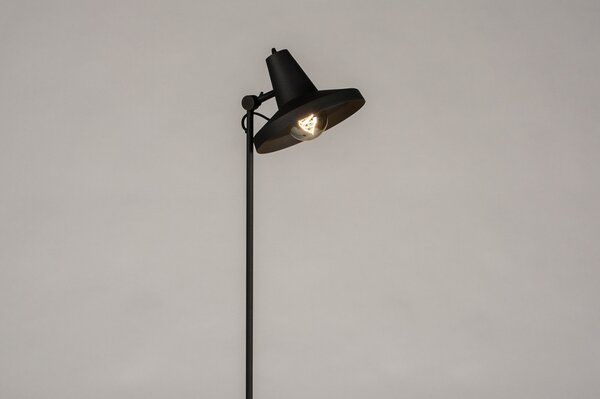 Stojací lampa Alfredo Nero (LMD)