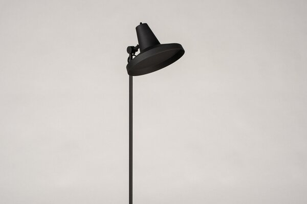 Stojací lampa Alfredo Nero (LMD)