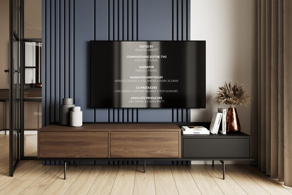 Moderní TV stolek Zenar 200 cm s kovovými nohami a zásuvkou - elegantní ořech / černá