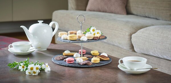 STOJAN NA CUPCAKY Echtwerk - Etažéry, Online Only