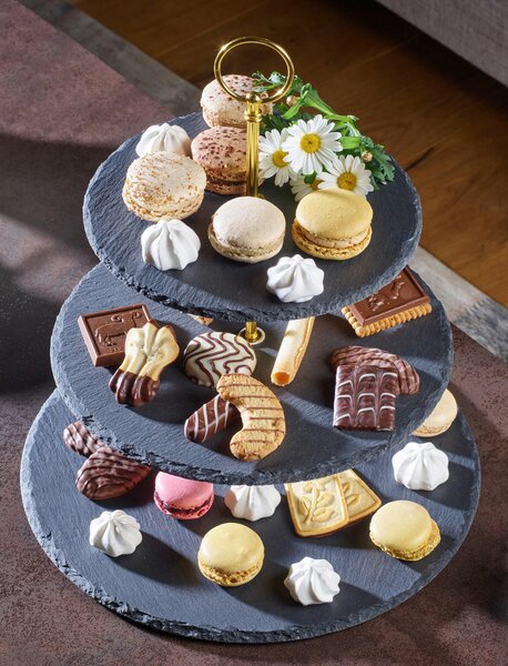 STOJAN NA CUPCAKY Echtwerk - Etažéry, Online Only