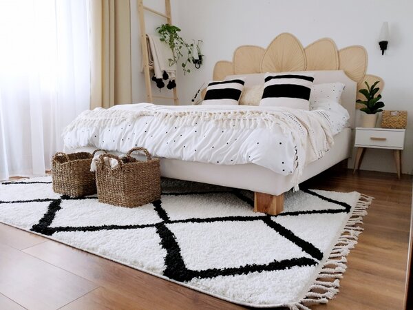 Makro Abra Kusový koberec BERBER CROSS bílý černý Rozměr: 80x150 cm
