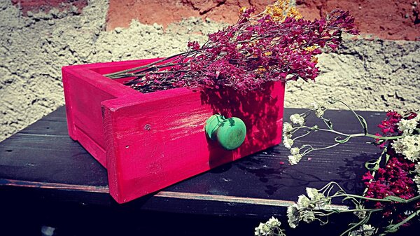 Stará Krása – Ruční výroba Vintage květináč - dóza na klasické i sušené květiny z masivu v designovém provedení
