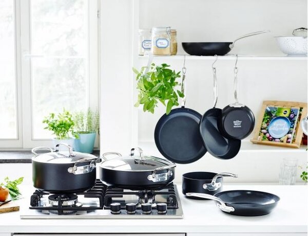 GreenPan Hrnec s poklicí Barcelona Black 24 cm