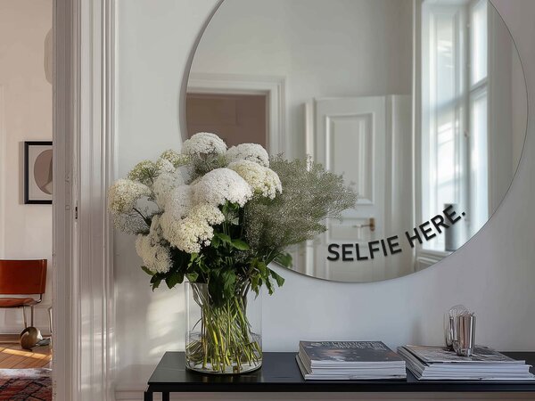 Samolepka na zrcadlo S49 – SELFIE HERE. (round) ,8