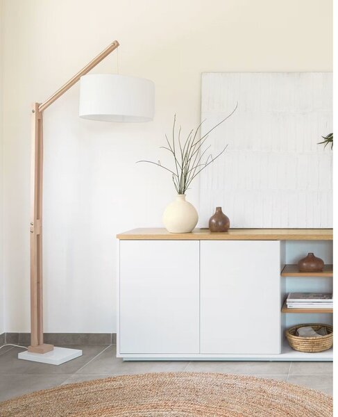 Volně stojící lampa Kave Home Izaar