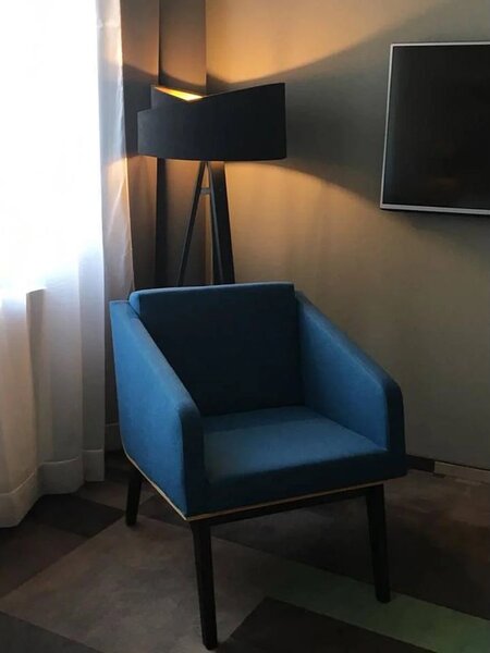 BPS koncept Stojací lampa Galaxy, v.146cm, černo-zlaté stínidlo, 1xE27, ø 50 cm Barva podstavy: Hnědá