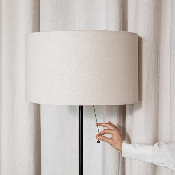 GUBI Mramorová stojací lampa Gravity 169 cm