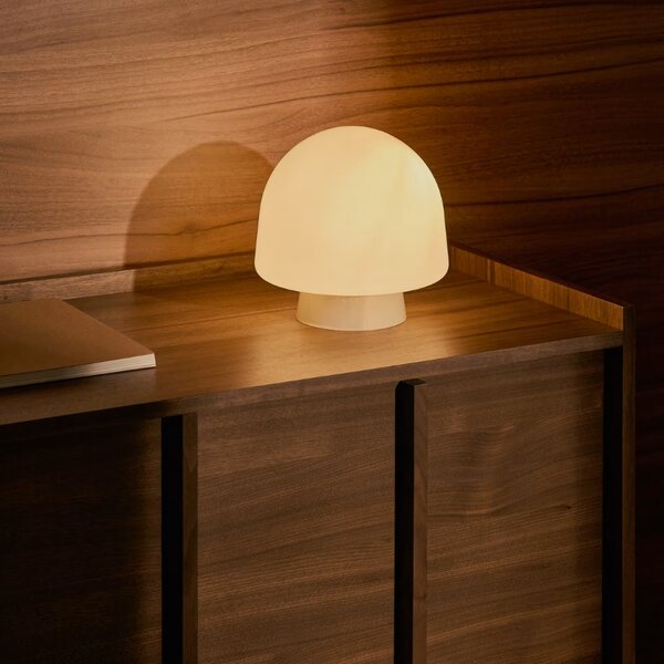 Šedá skleněná stolní lampa Kave Home Reig