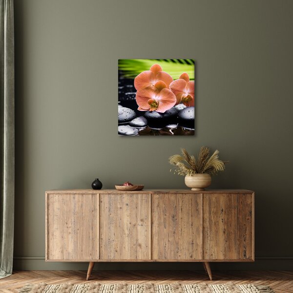 Obraz - Oranžová orchidej s palmovými listy (30x30 cm)