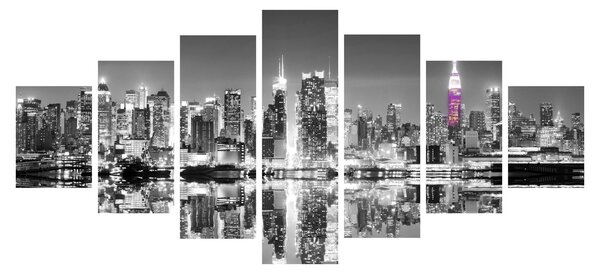 Obraz - New York a fialový mrakodrap (210x100 cm)