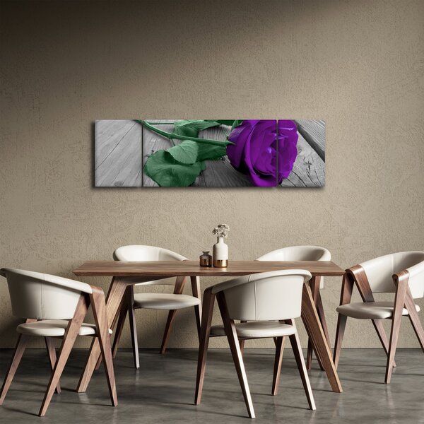 Obraz - Fialová růže se zeleným stonkem (170x50 cm)