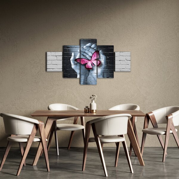 Obraz - Růžový motýl ve zdi (125x70 cm)