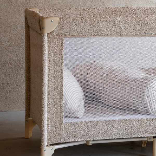 Quax Béžová bouclé cestovní postýlka Cot 120 x 60 cm