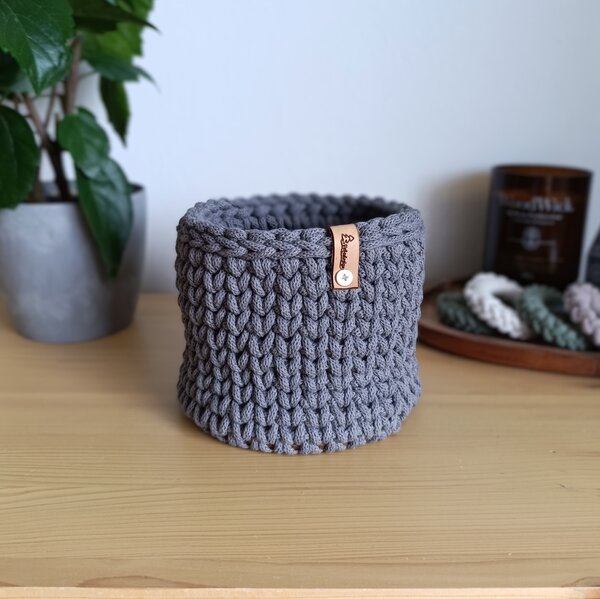 Háčkovaný košík kulatý 15cm Barva: Kamenná šedá