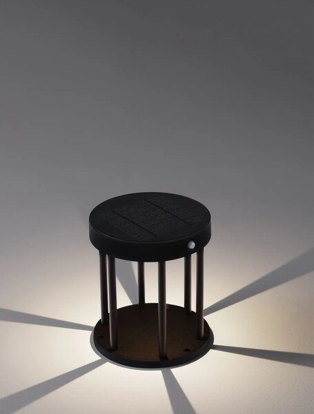 Venkovní lampa Aigo 18 – 18 x 14 x 130 cm
