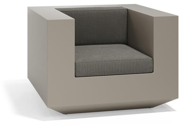 Vondom Nízké křeslo Vela, Vondom, 100x100x72 cm, matt polyethylen barva dle vzorníku, sedáky venkovní látka Group 1A a 1B barva dle vzorníku