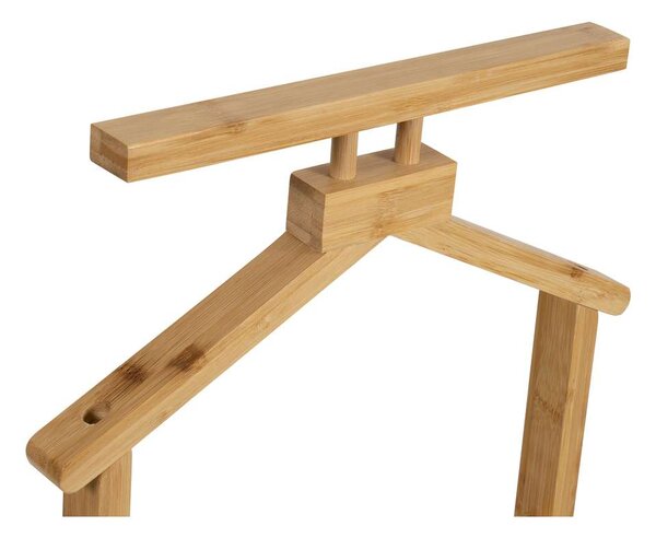 Němý sluha Isidro, přírodní dřevo
