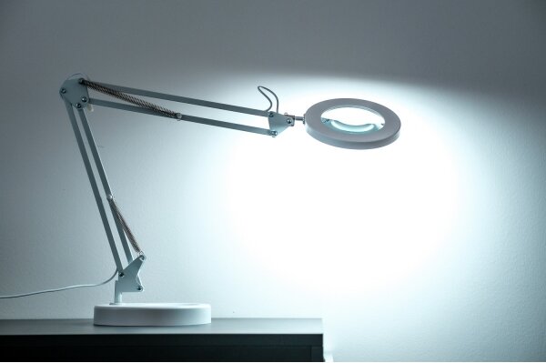 Brilagi - LED Stmívatelná stolní lampa s lupou LED/12W/5V 3000/4200/6000K bílá
