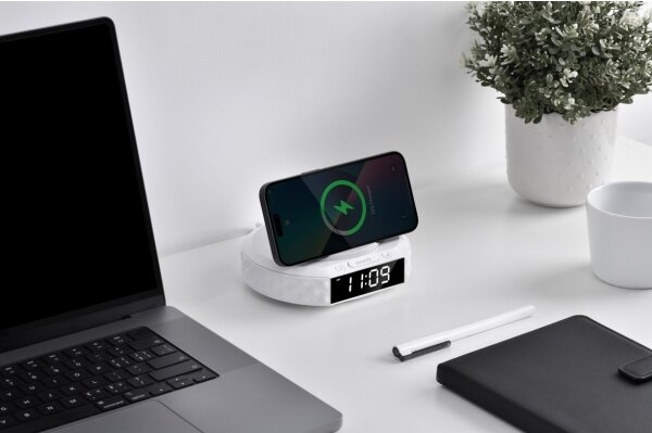 Immax 08983L - Budík s LCD displejem a bezdrátovou Qi nabíječkou 27W/9V bílá