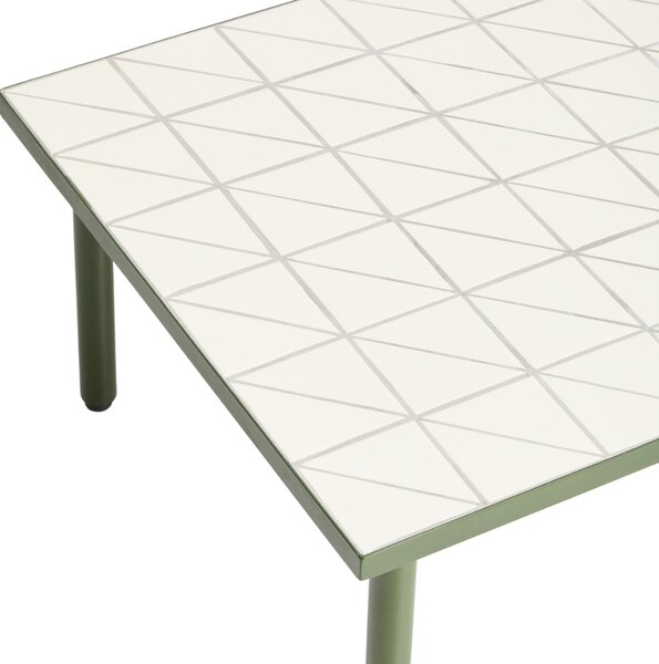 Kave Home Bílo-zelený zahradní stolek Maurina 122 x 61 cm