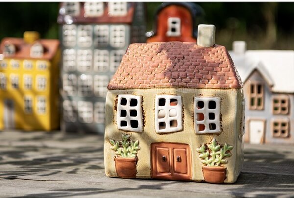 Hnědý keramický svícen na čajovou svíčku domek Amster Village - 17*10*19 cm - Clayre & Eef