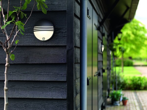 Philips LED Venkovní nástěnné svítidlo Yarrow se senzorem 6W, IP44, 600lm